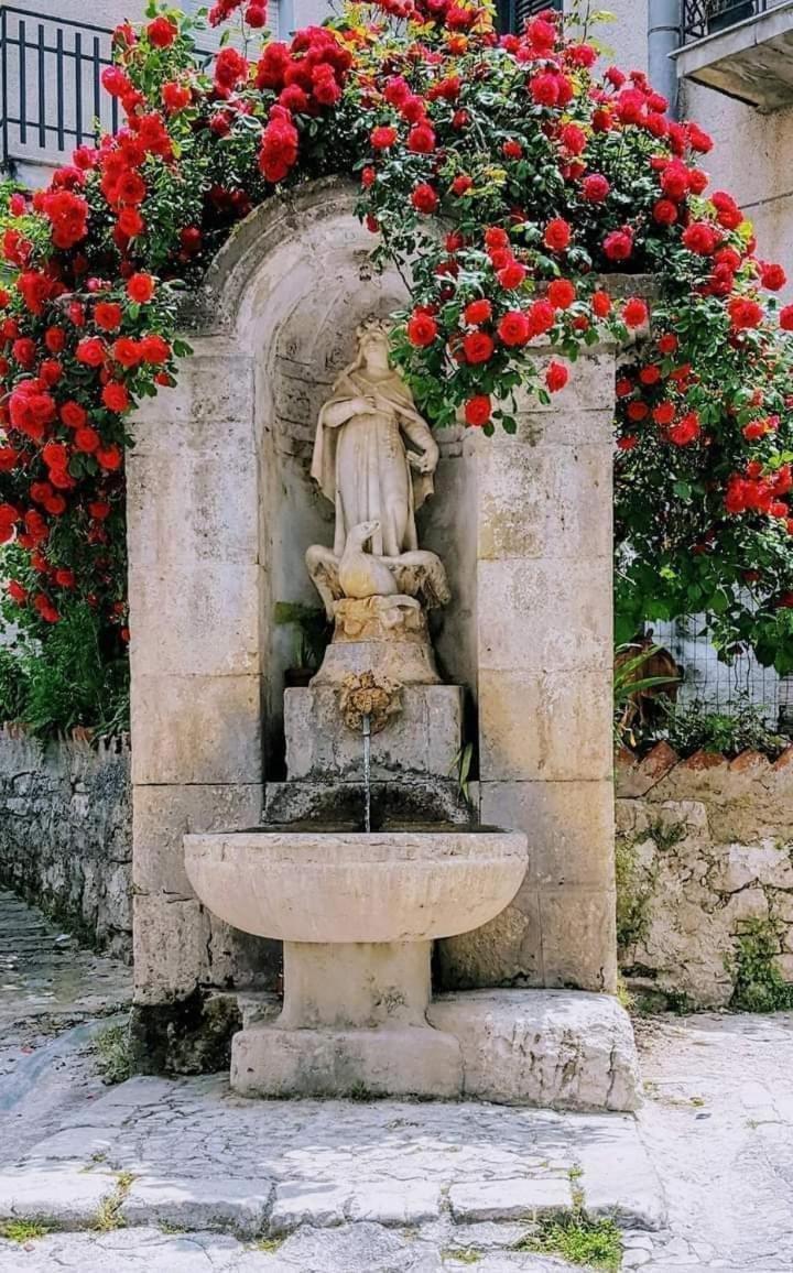 Affittacamere La Cartiera Palazzo Adriano المظهر الخارجي الصورة